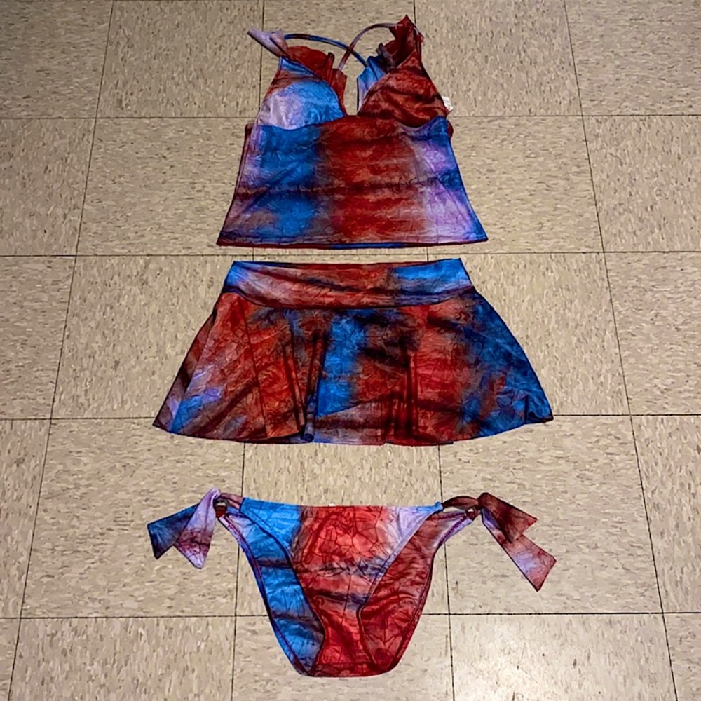 Lucky Brand Vintage Tankini/Skirt/Bottom in Ombré Red/Purple/Blue size L-M-M